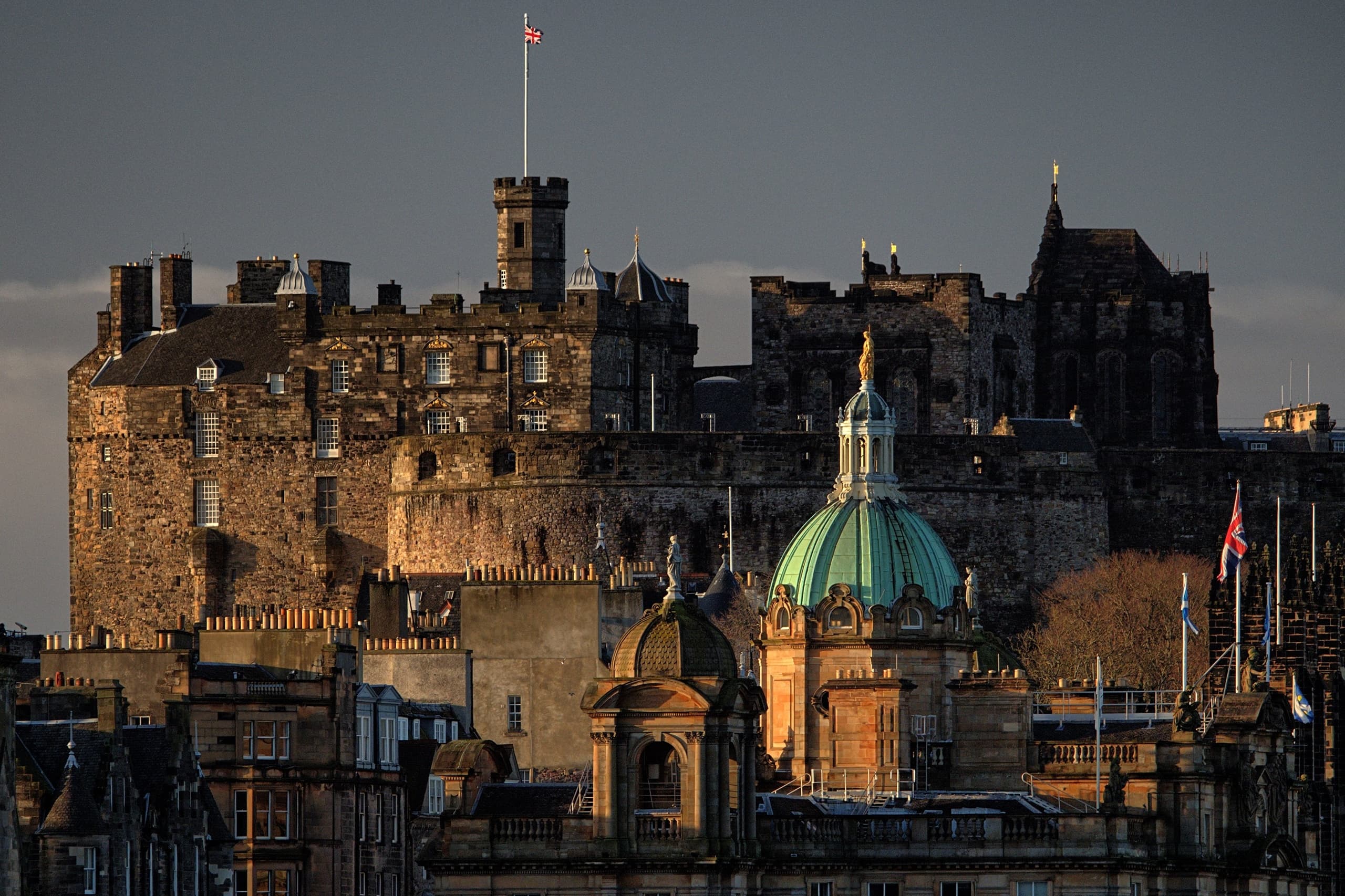 Hidden Alleys Walking Tour with Timeless Edinburgh