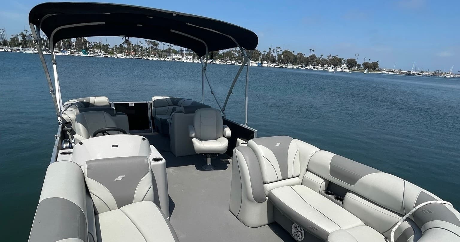 Tritoon 25 Adventure Rental in Coronado, CA
