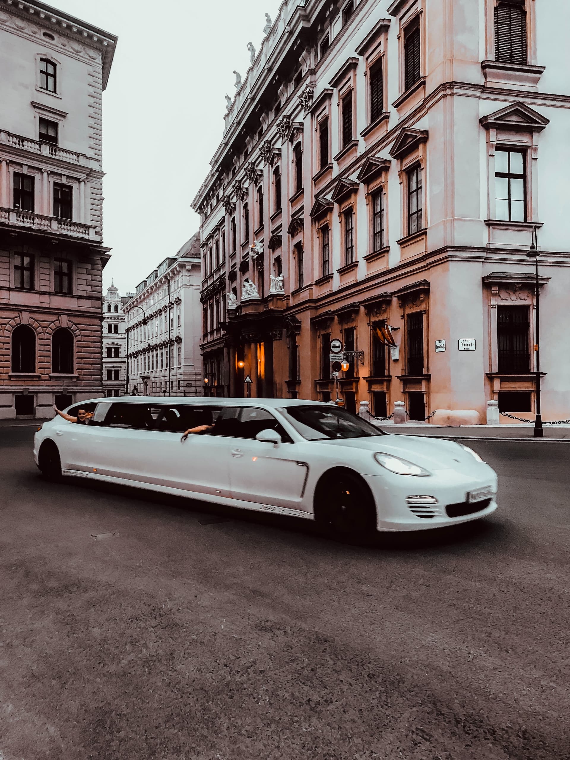 Romantic Yacht & Limousine Experience with Innovar Events