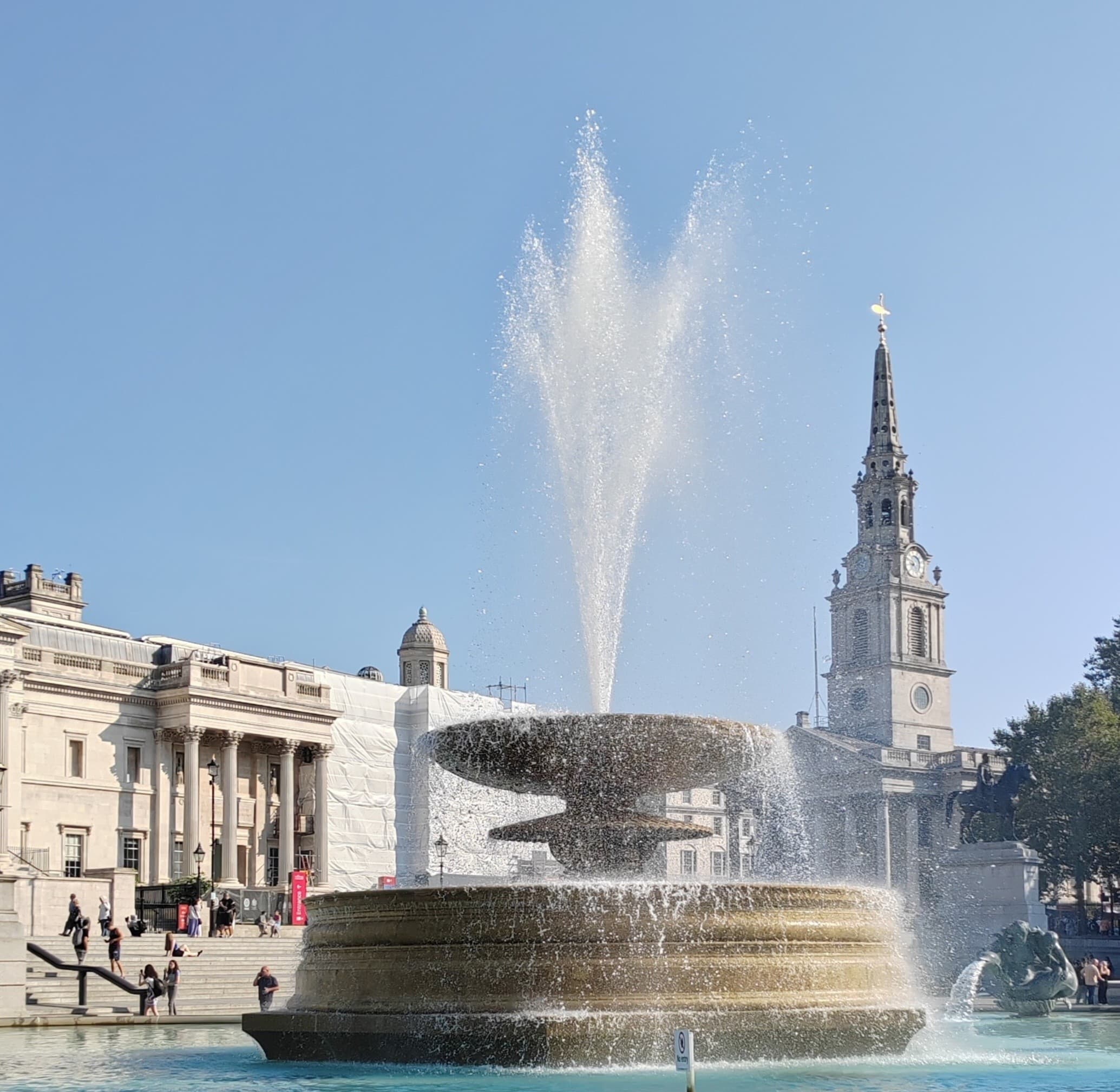 Royal London Walking Tour: Trafalgar to Buckingham — Panoramic City Stroll photo 4
