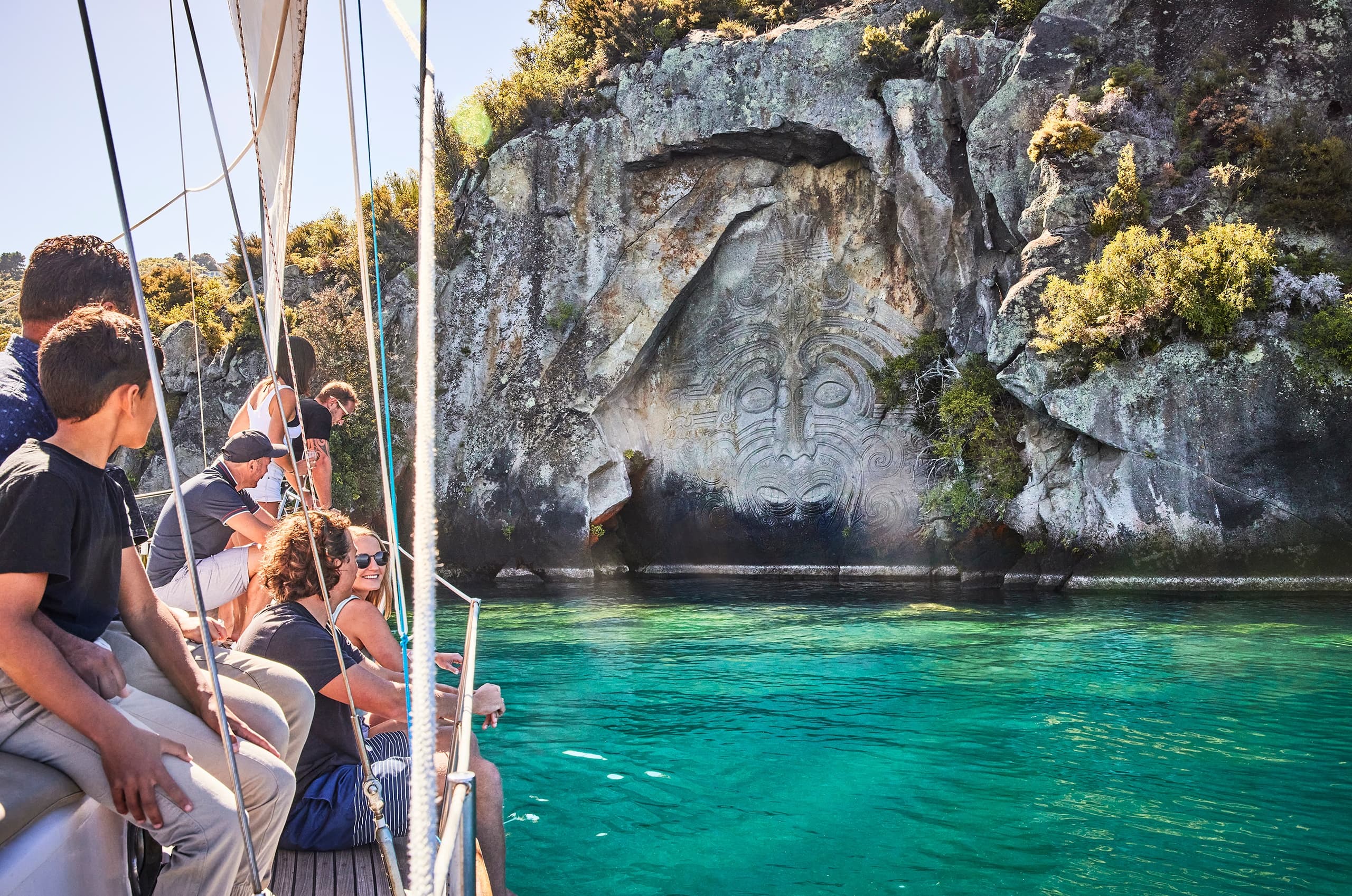 Water-Activities: Māori Rock Carvings with Taupo Sailing Adventures
