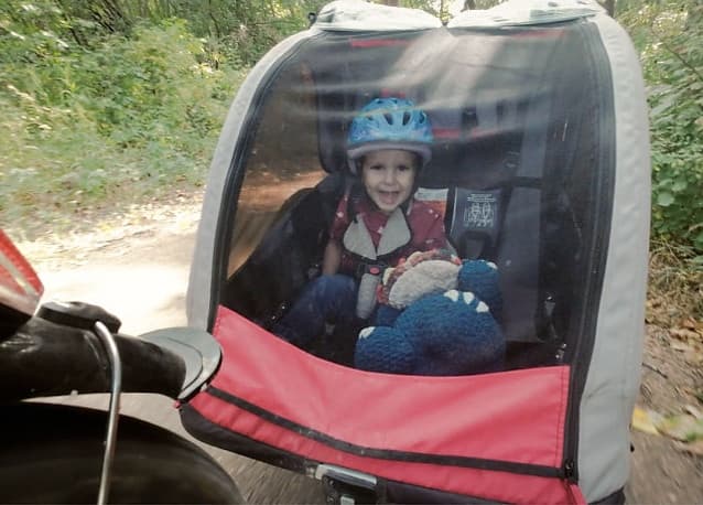 Cycling Adventure with E-Bike & Trailer at Bikes and Bites