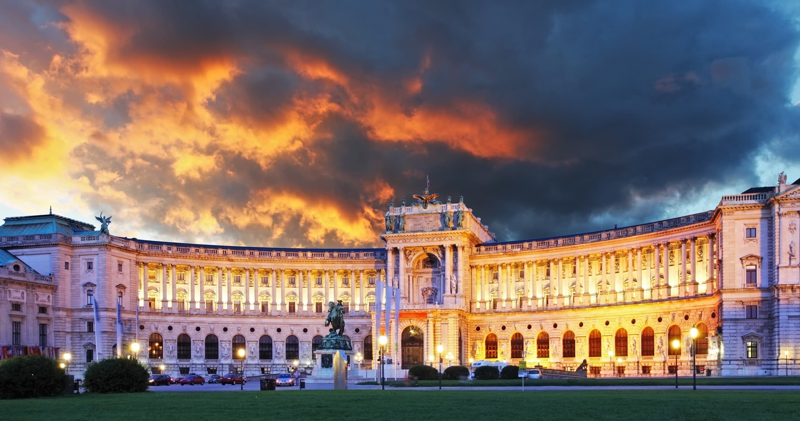 Vienna in a Day: Private Mini Van Highlights to Schönbrunn, St. Stephen’s & Danube Tower photo 2