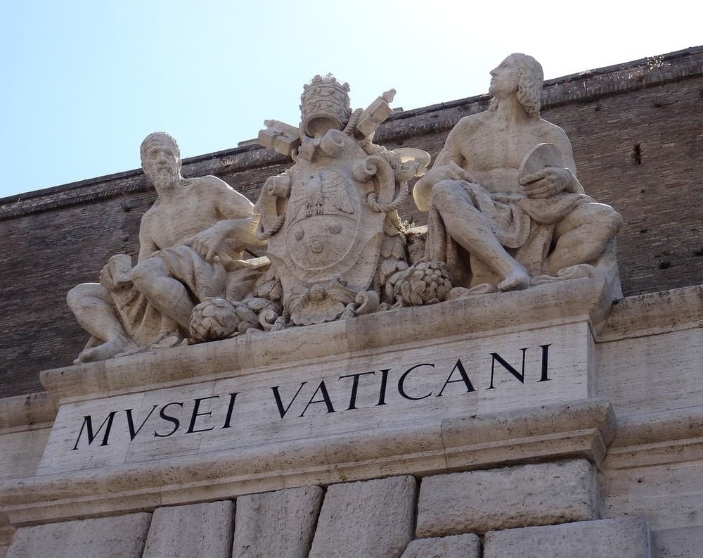 Vatican City Guided Tour with Rome Free Walking Tour
