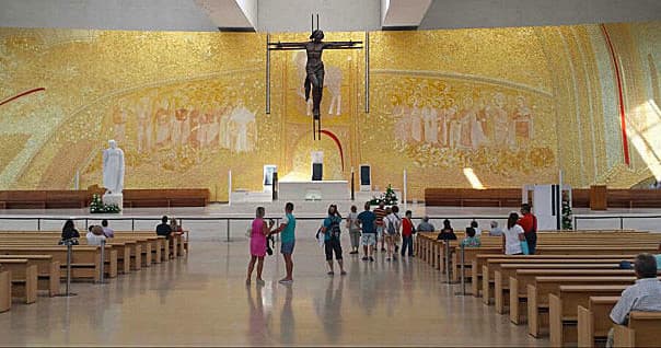 Private Fátima Sanctuary Tour from Lisbon by Estrela d'Alva