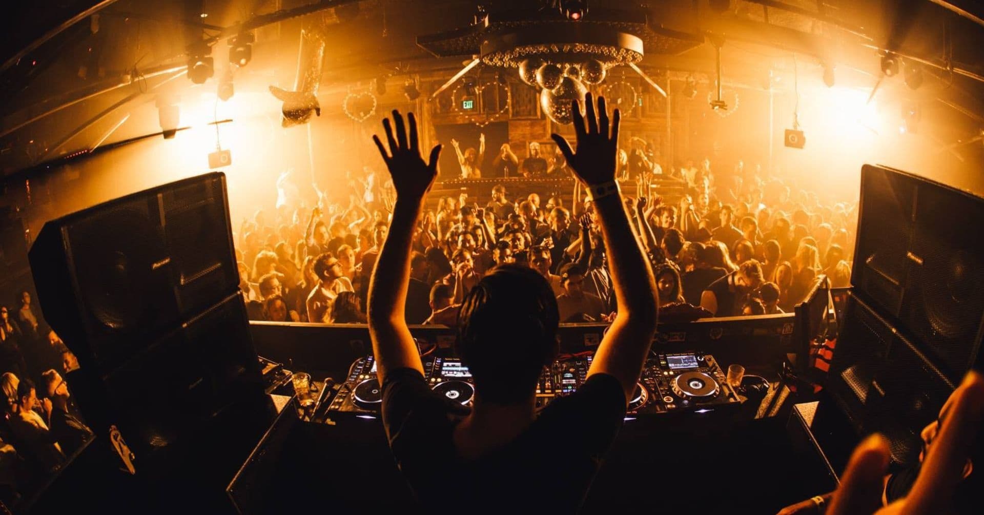 Nightlife Party Tour & Club Crawl in Los Angeles
