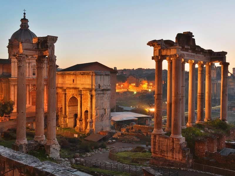 Night Tours in Rome with Touriks: Colosseum & Forum