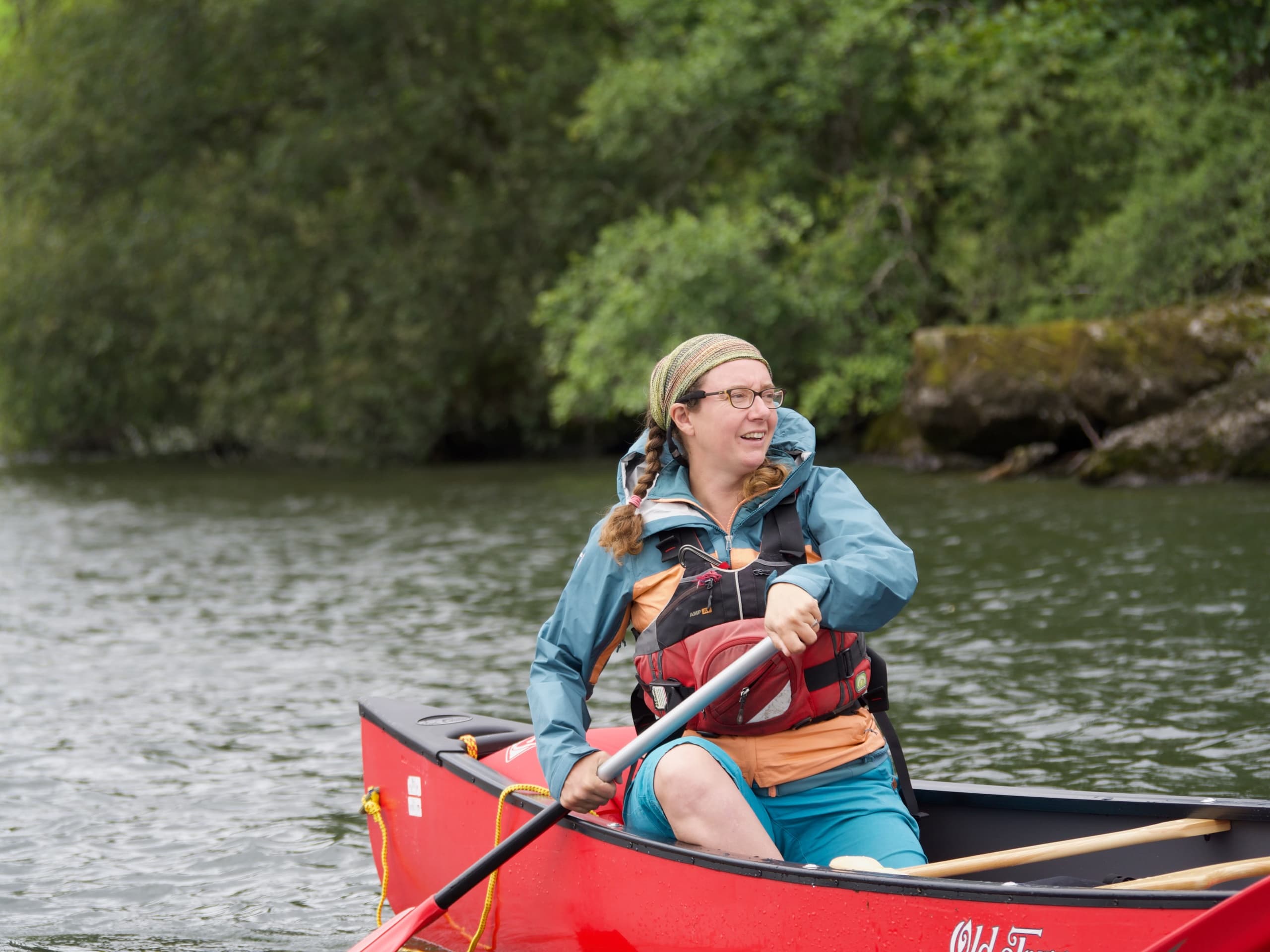 Master Solo Canoeing on Derwentwater: One-Hour Clinic in Keswick