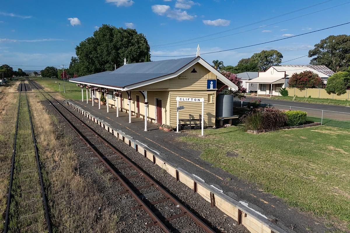 Family Heritage Train Ride: Clifton to Greenmount Return (Clifton, QLD)