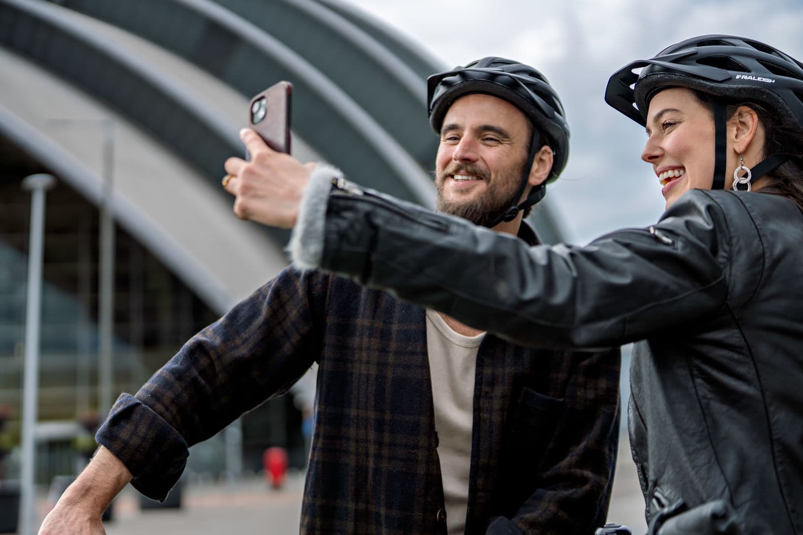 Explore Glasgow’s East End: Alternative Bike Tour with Exclusive Celtic Park Access