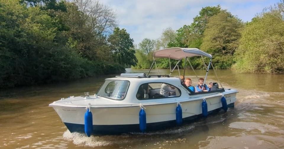 Self Drive Motor Boat Hire with River Medway Canoes
