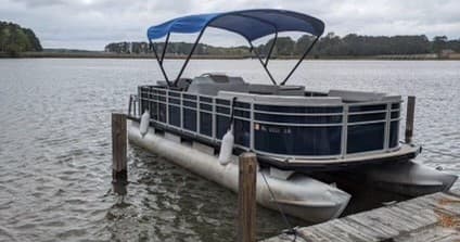 Lake Gaston Pontoon Rental: 22' Sun Tracker for Family Days on the Water