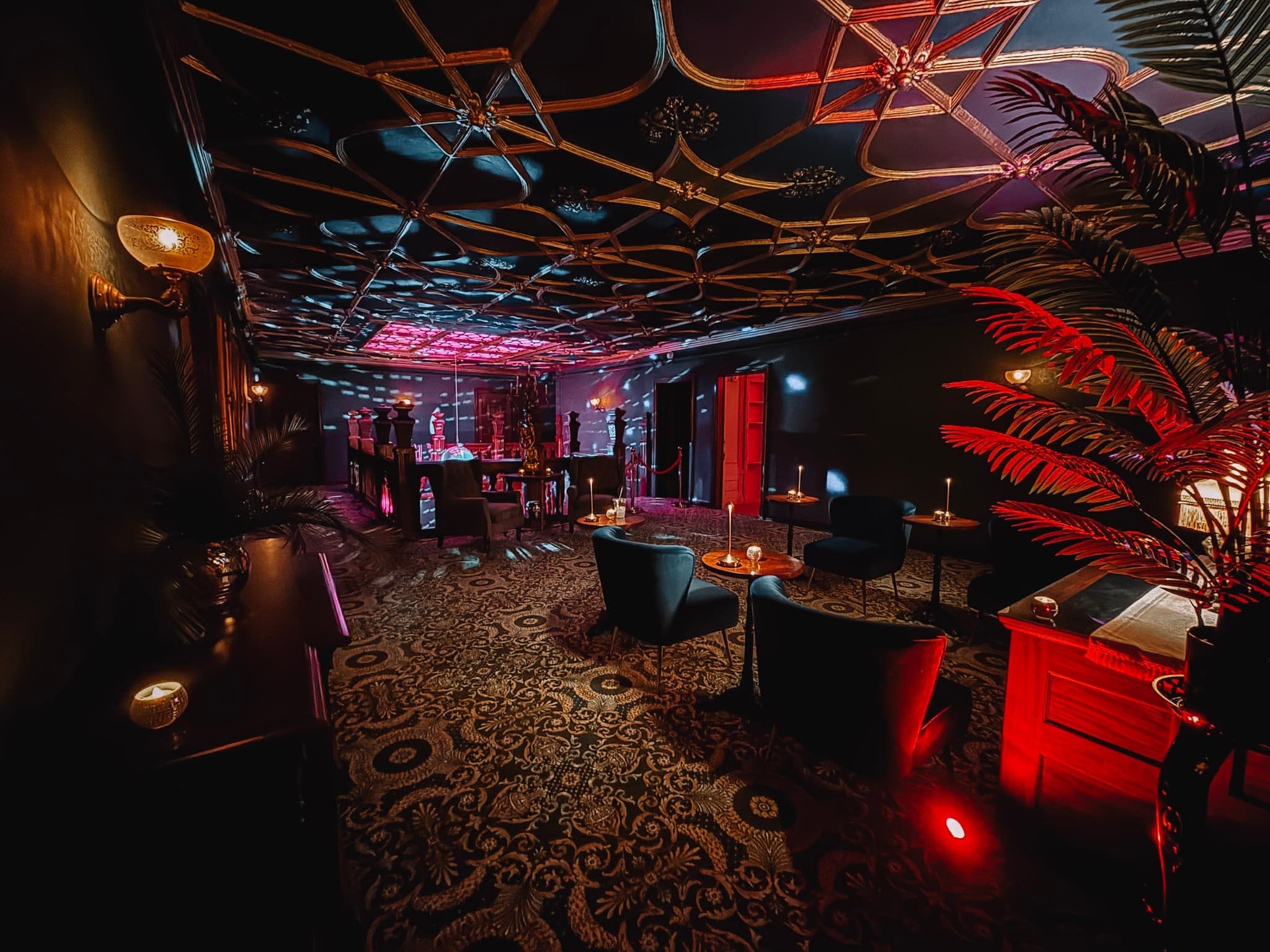 Midnight Circle: The Ouija Board Spirit Room Experience in Minneapolis