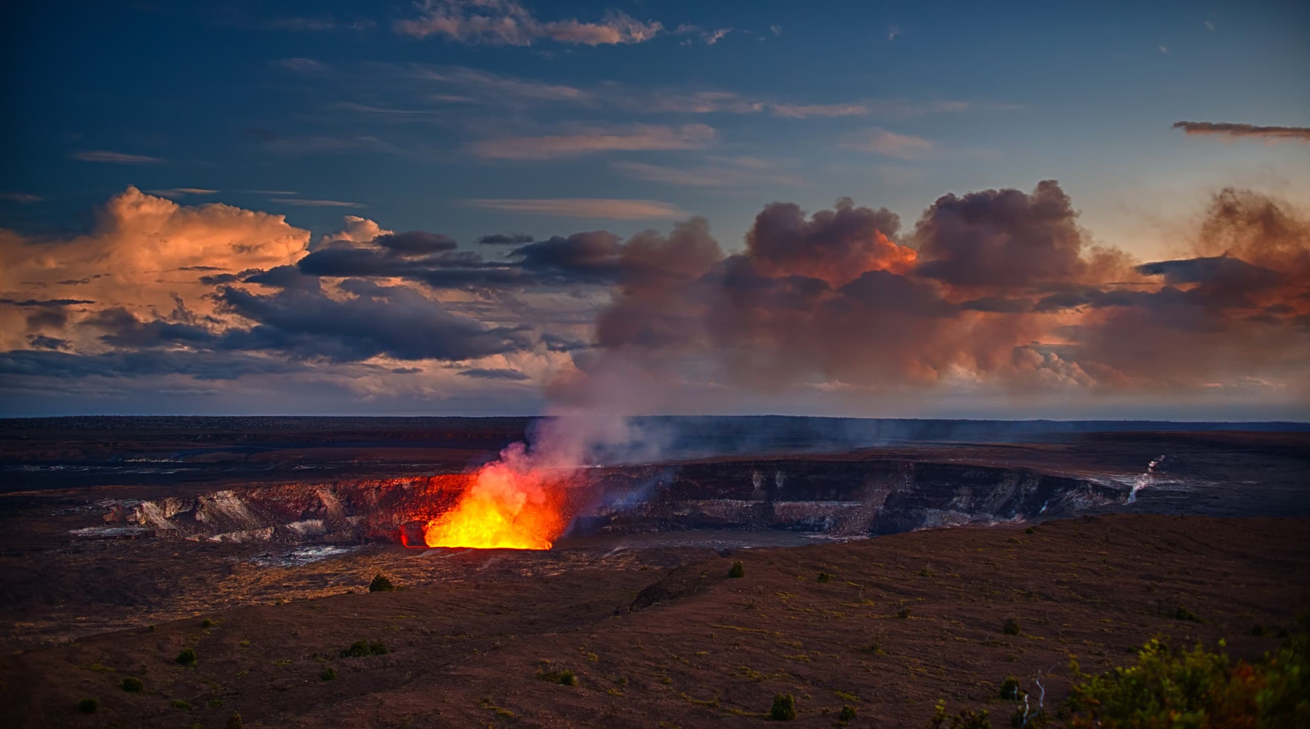 Deluxe Stargazing & Volcano Tour: Kona to Kīlauea, Punaluʻu & Saddle Road Stars