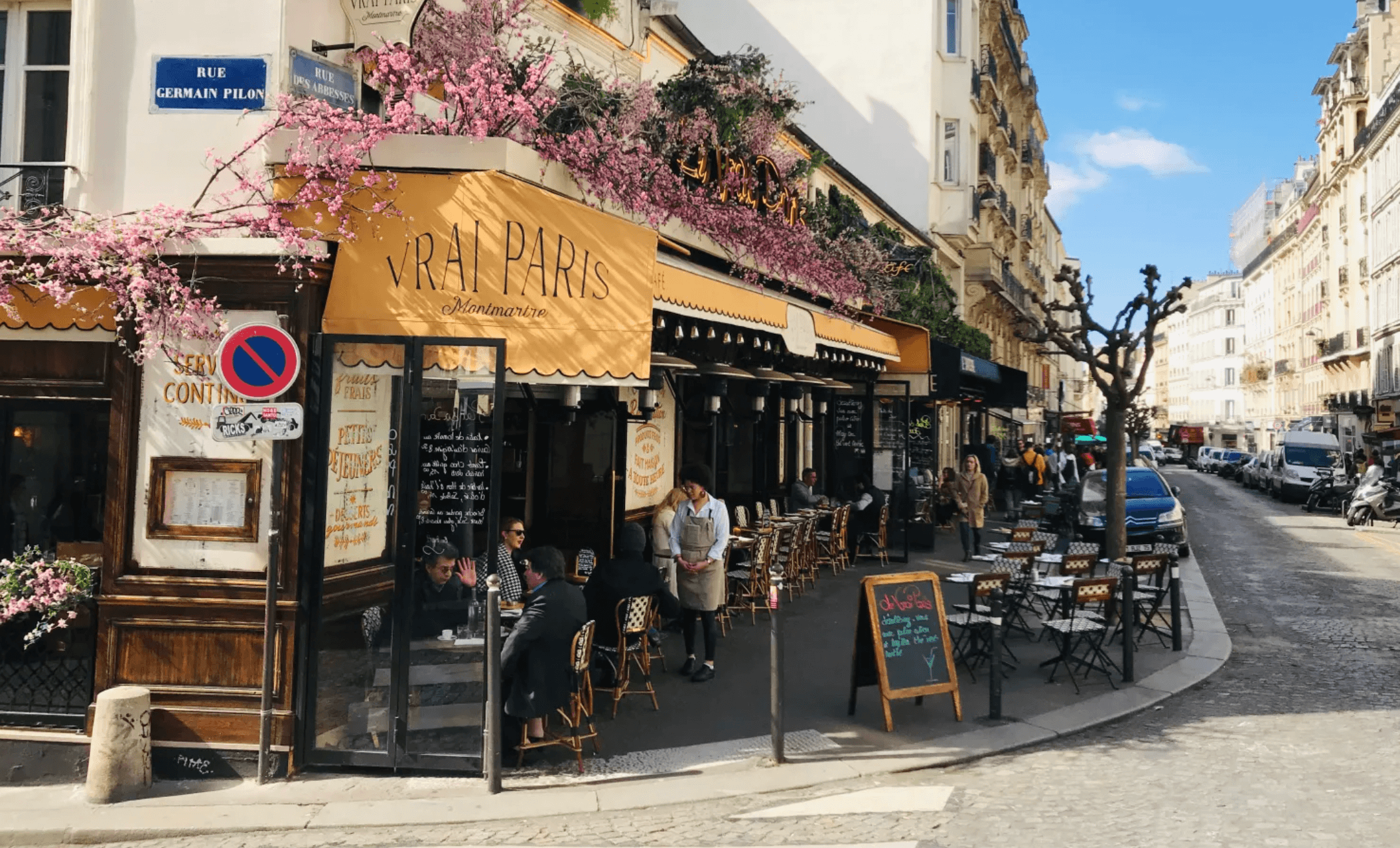 Montmartre Semi-Private Tour with The Earful Tower