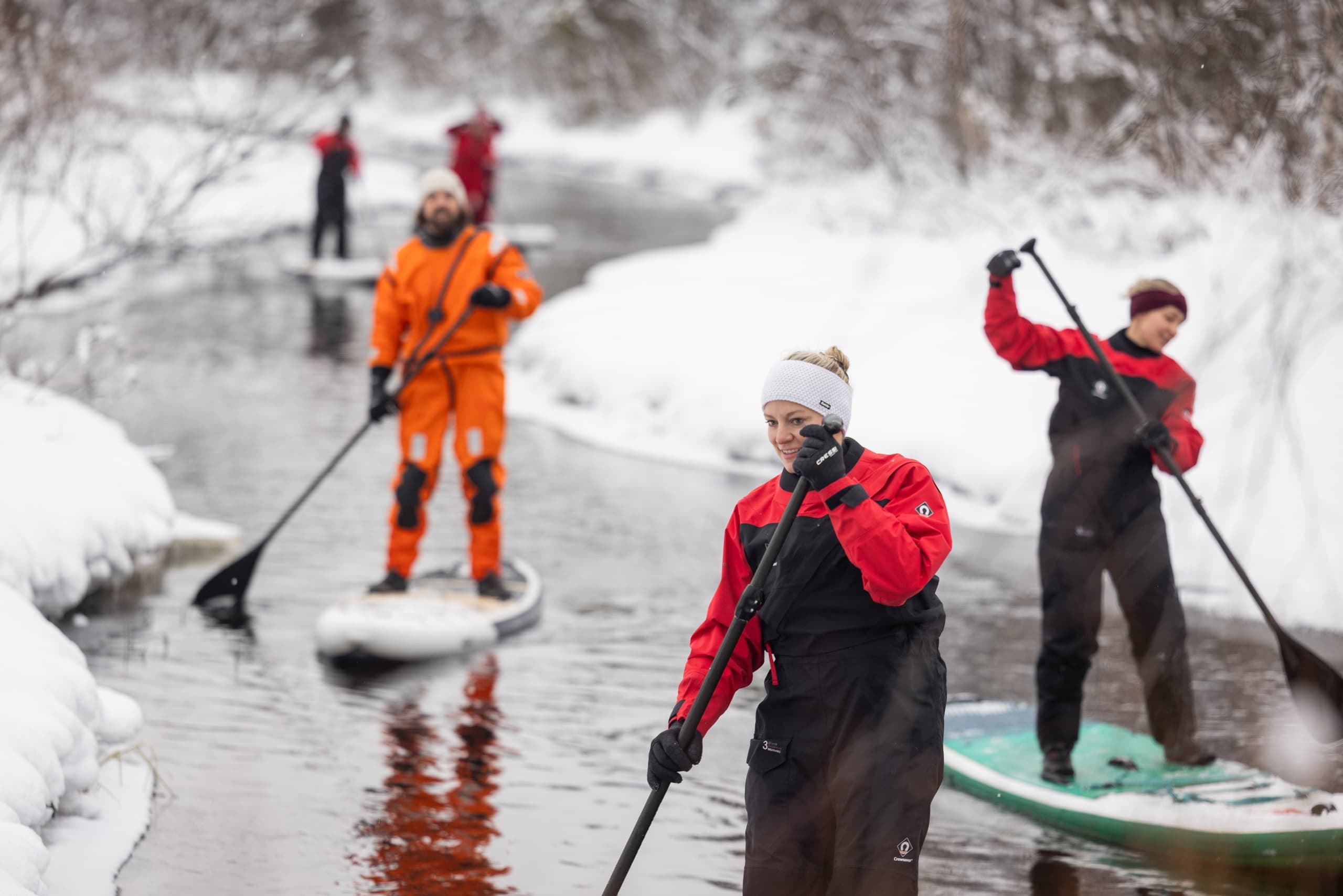Winter SUP on Pyhäjoki: Arctic River Paddle from Pelkosenniemi