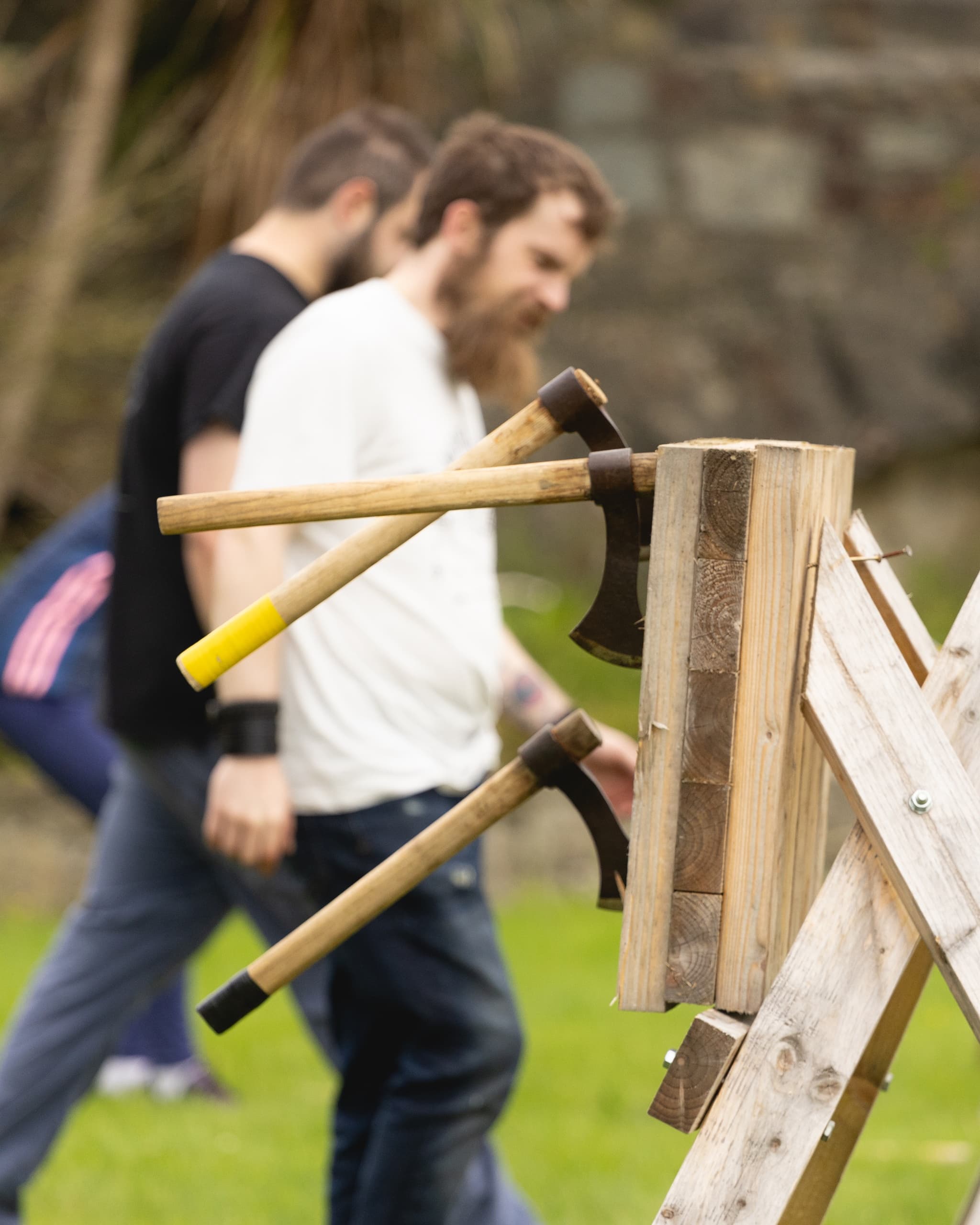Bullseyes and Atlantic Wind: Manly Mondays Axe Throwing at The Battery in Rathmullan