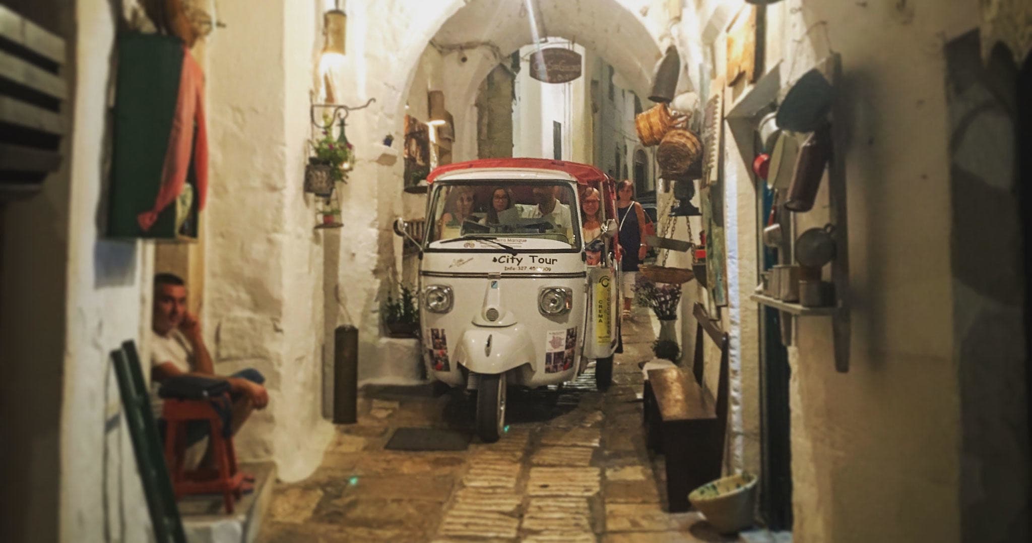 Historic Walking Tour with Ape Calessino in Ostuni