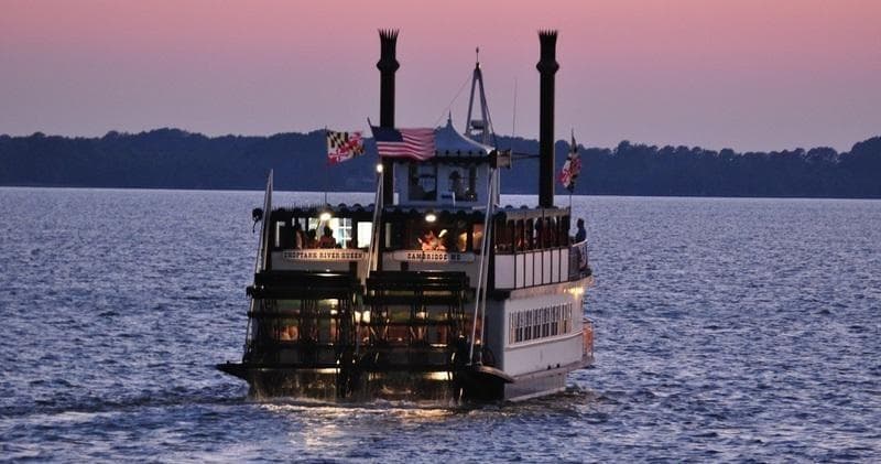 Water-Activities: Murder Mystery Dinner Cruise at Suicide Bridge Restaurant