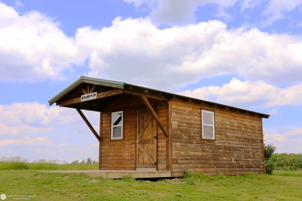 Off-Grid Cabin Getaway Near Andover NY — Honeymoon Inn Cabin