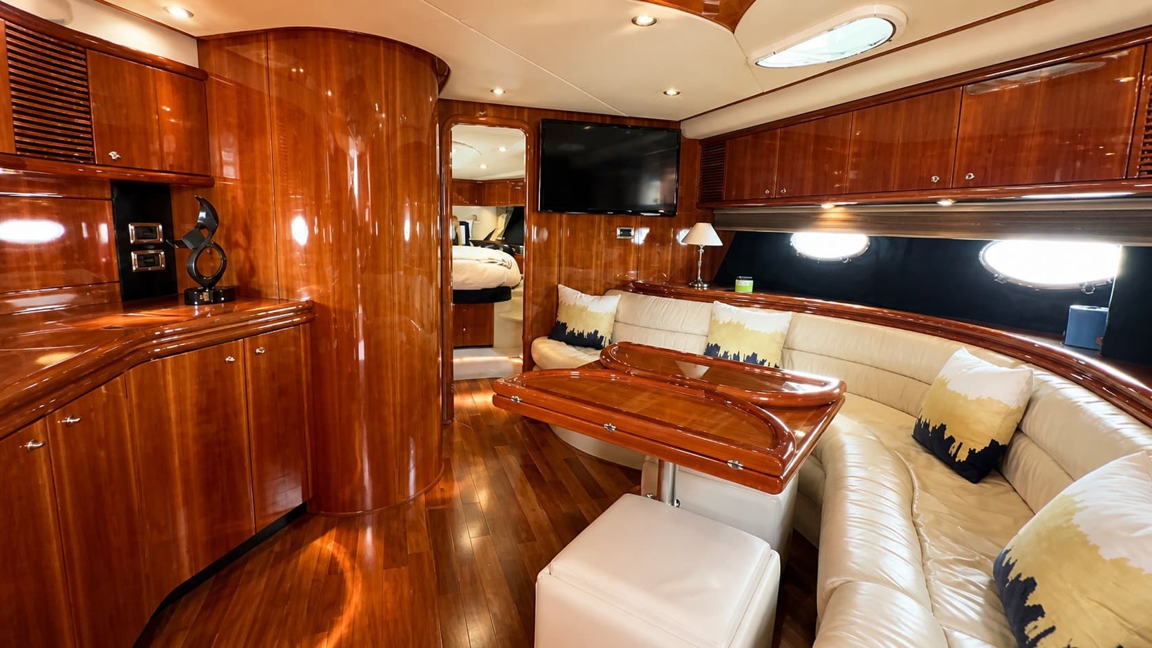 Luxury 6-Hour Sunseeker Yacht Charter in Marina del Rey photo 3