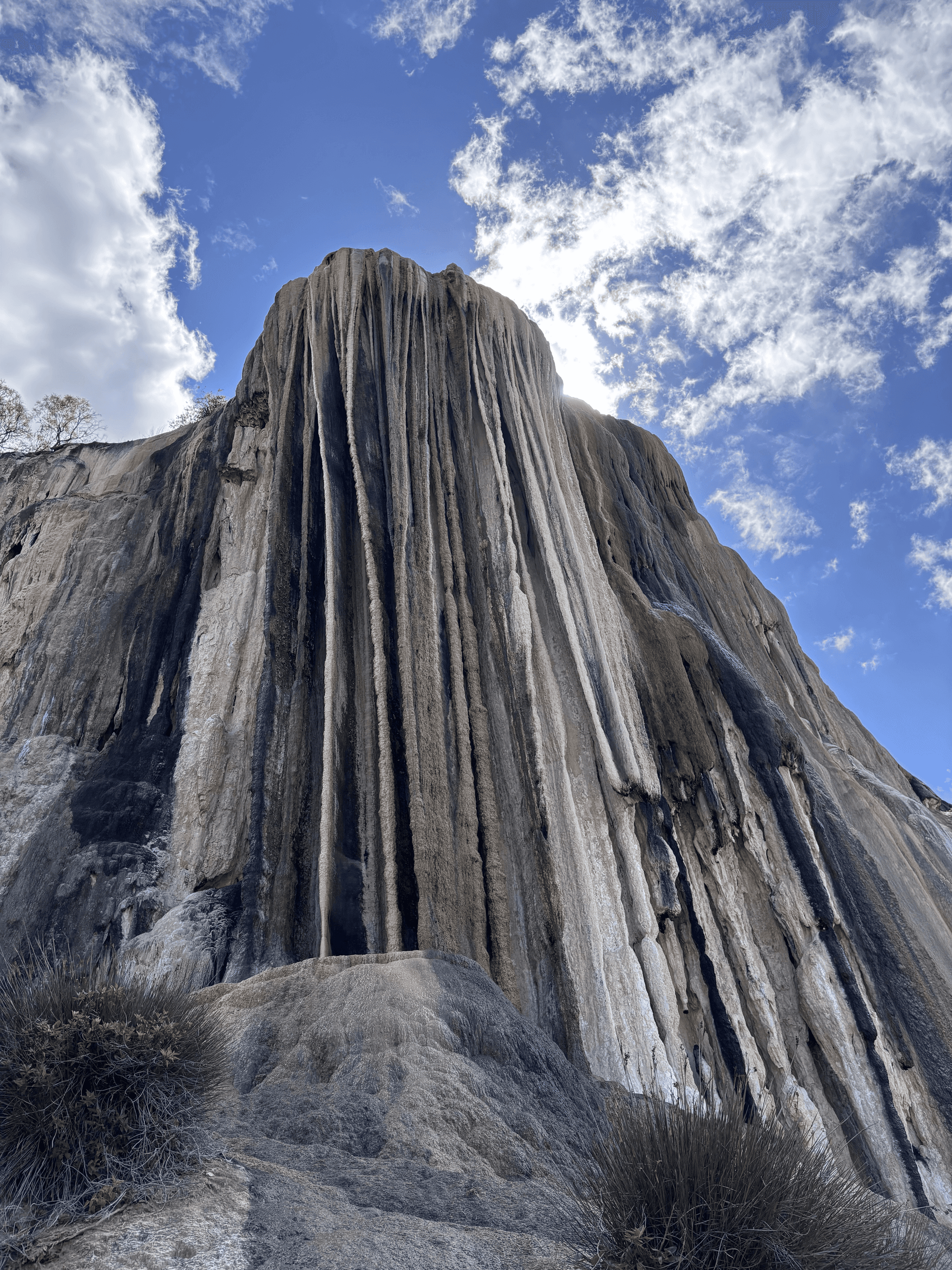Discover Hierve el Agua: Petrified Waterfalls, Mezcal Craft, and Oaxaca’s Iconic Moles