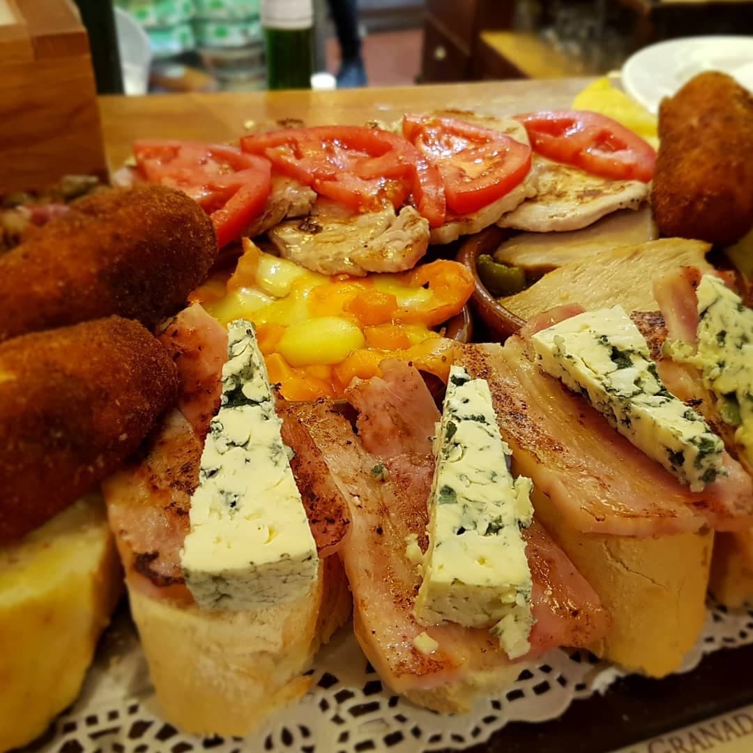 Authentic Tapas Tour with Granada Alternativa in Andalucía