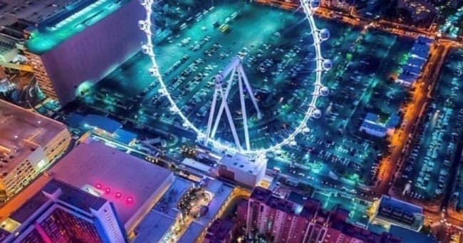 Chill Out at Las Vegas' LINQ Promenade Icebar Experience