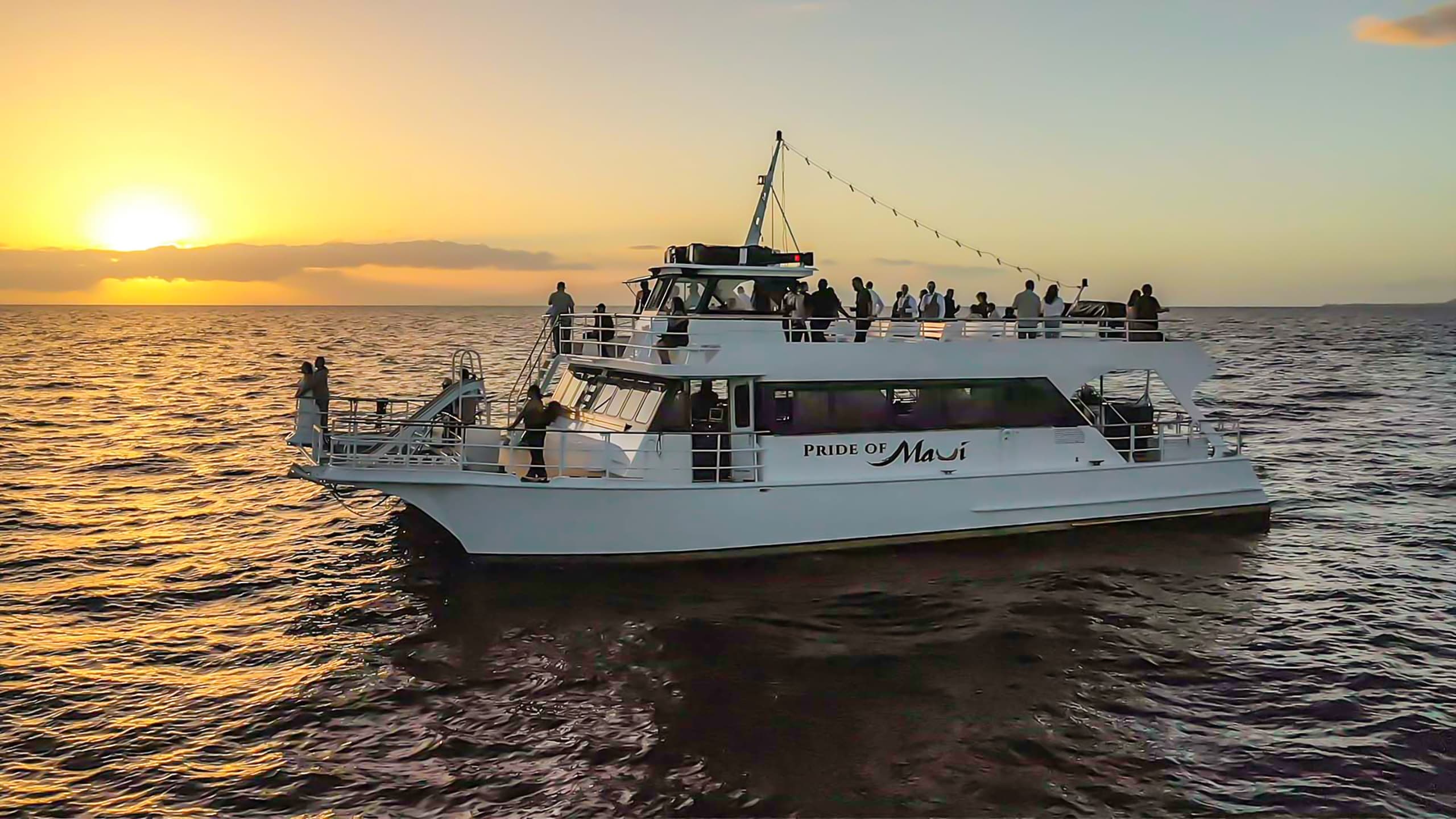 Sunset Luau Dinner Cruise with Pride of Maui in Wailuku