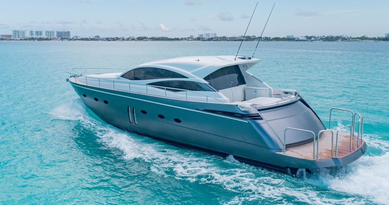 Luxury Yacht Charter in Cancun with Jen Jen