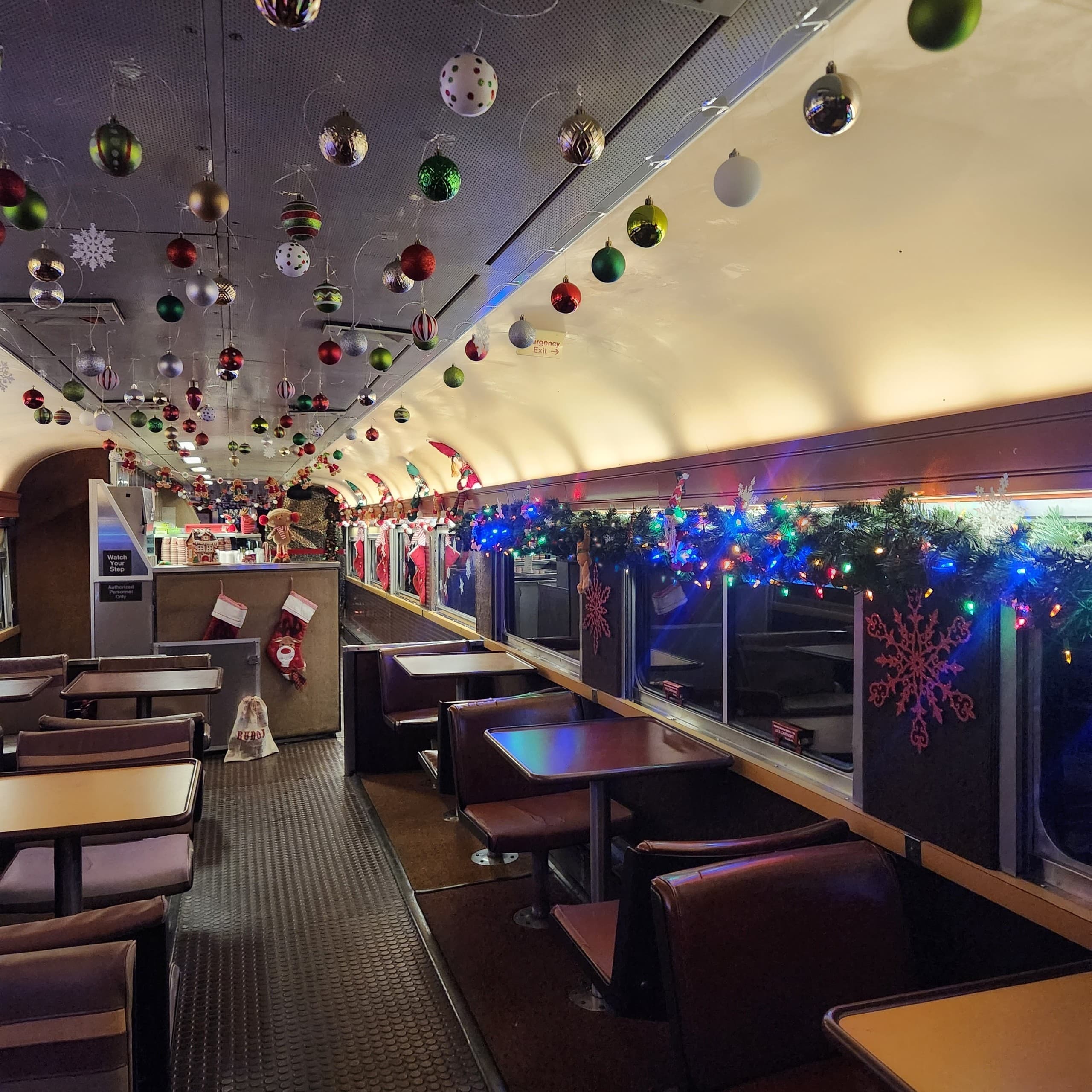 Holiday Trivia on the Rails: 90-Minute Festive Train Ride from Noblesville photo 1