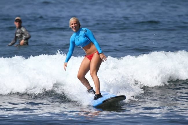 Kona Reef Breaks: Half-Day Surf Tours for Experienced Surfers in Kailua-Kona photo 1