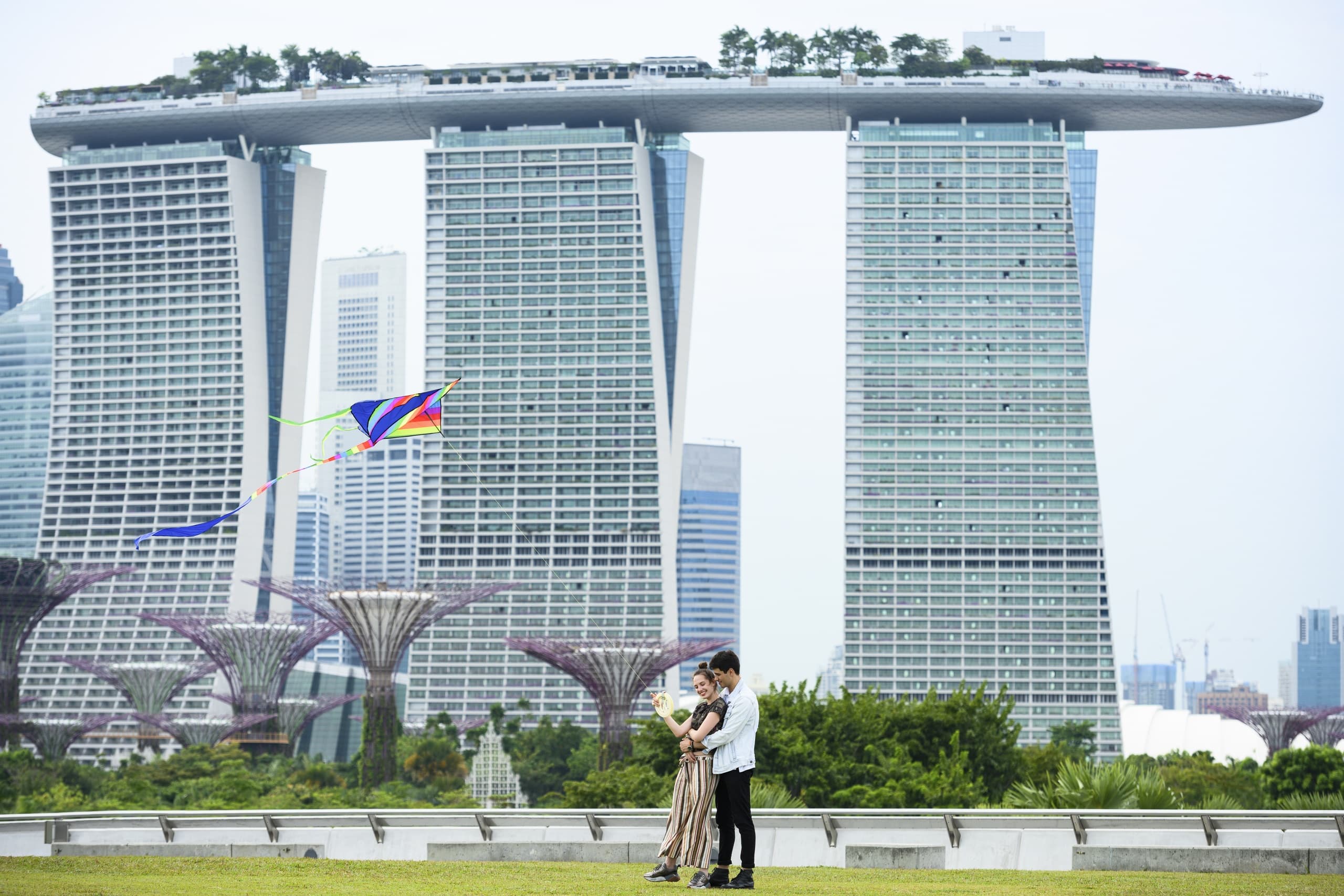 Marina Bay Private Photoshoot: Helix Bridge, Supertrees & Merlion Portrait Session photo 1