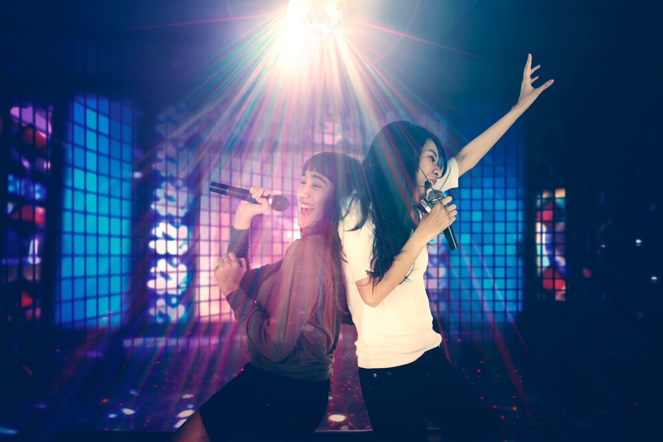 Tokyo Night Tour: Urban Adventure with Amigo Tours Japan