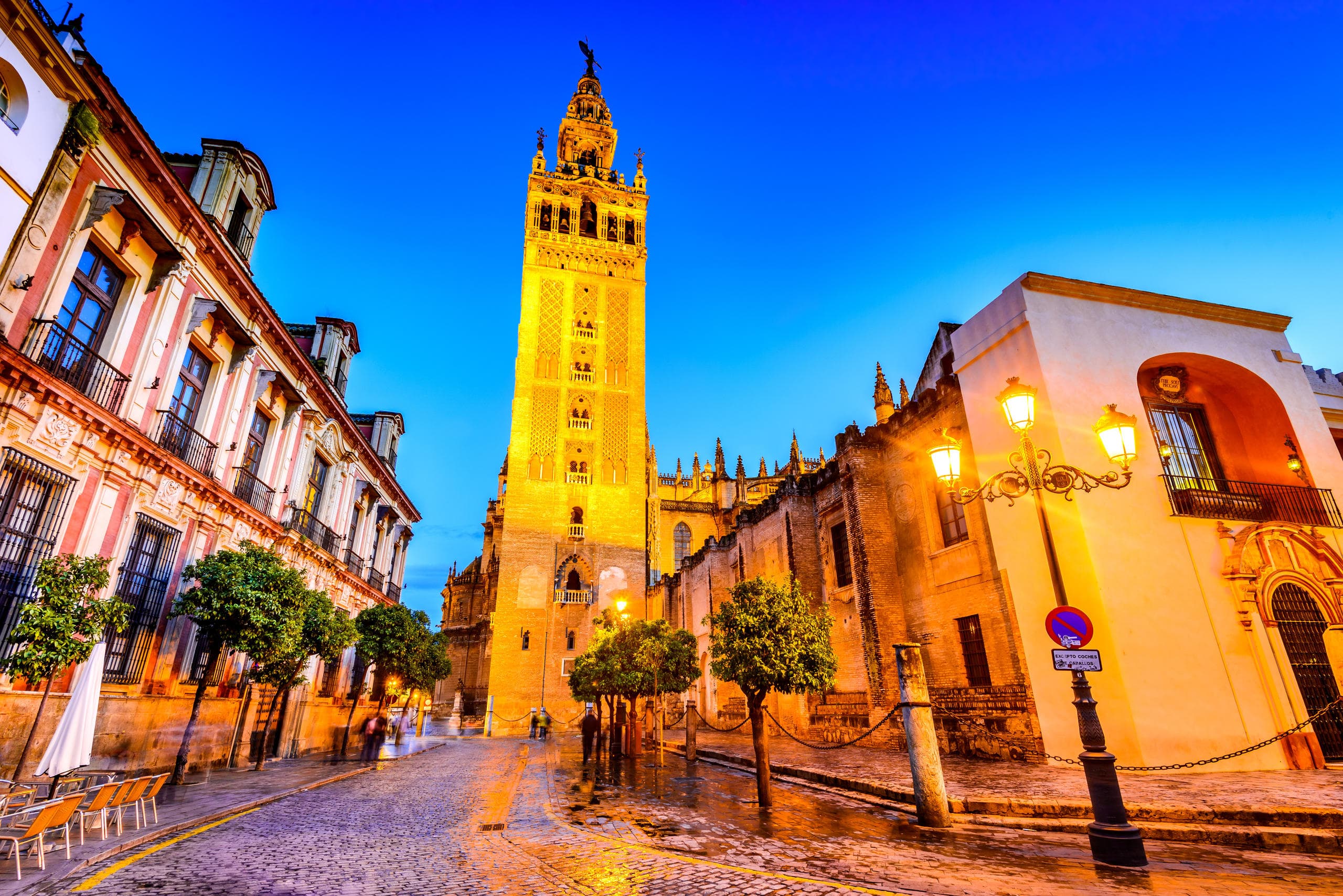 Seville Night Legend Tour with OWAY Tours