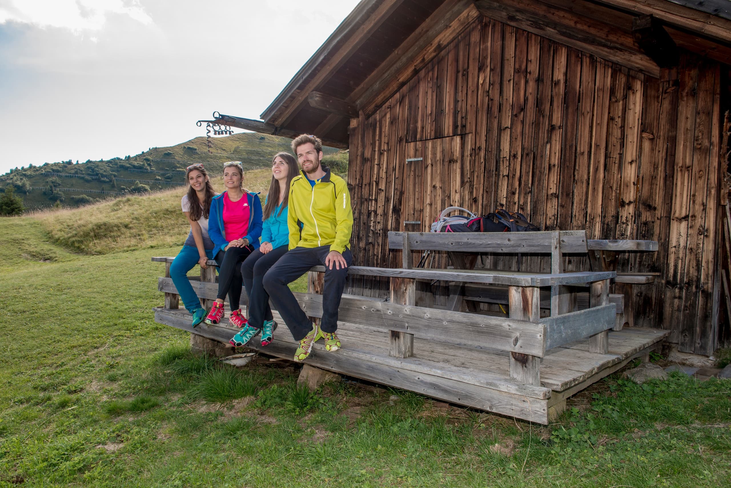 Hiking Business Jir a pè a Ciampedel – Mountain Adventures