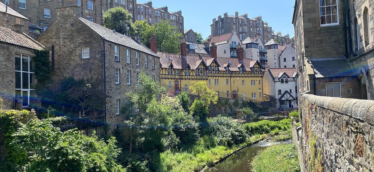 Urban Walking Tour of Edinburgh’s Hidden Gems with Tourschottland
