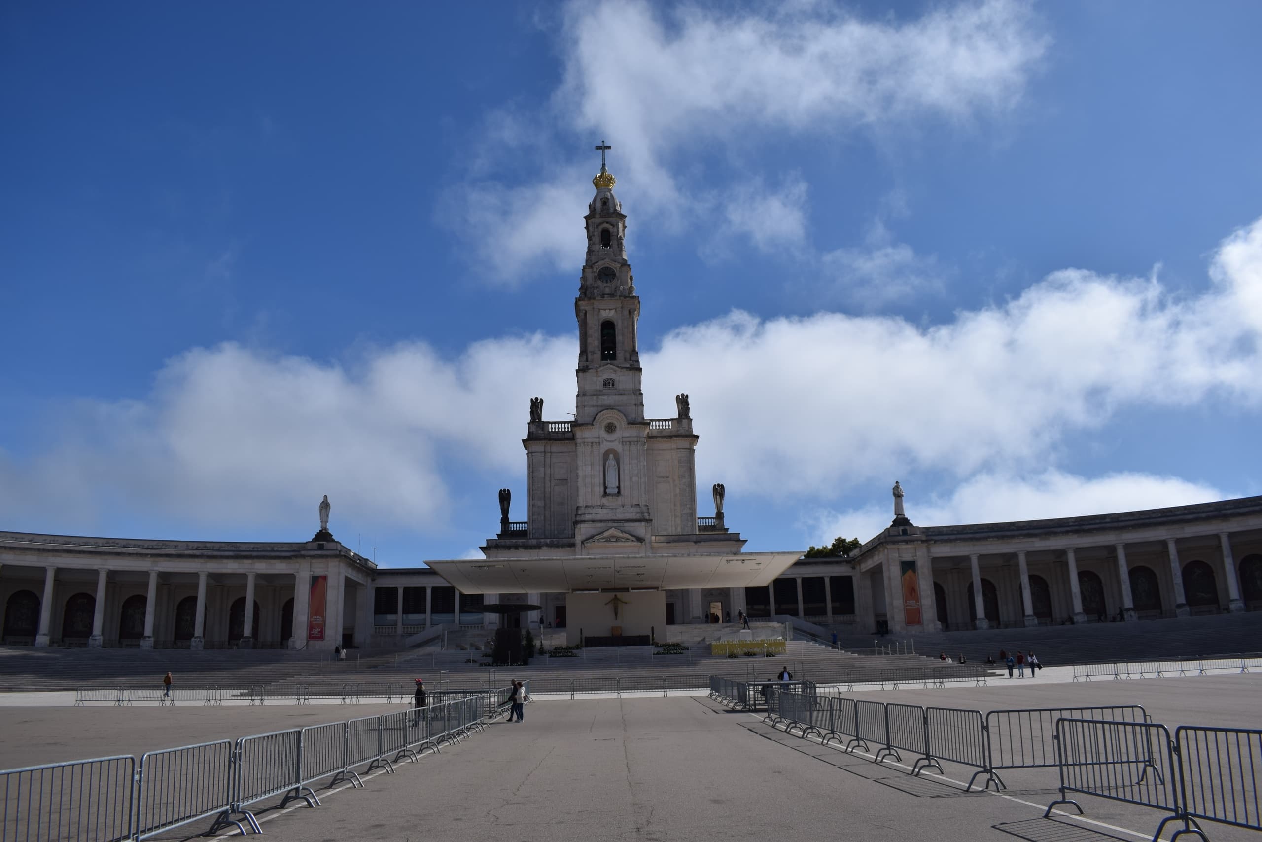 Private Day Tour: Fátima and Coimbra Cultural Highlights