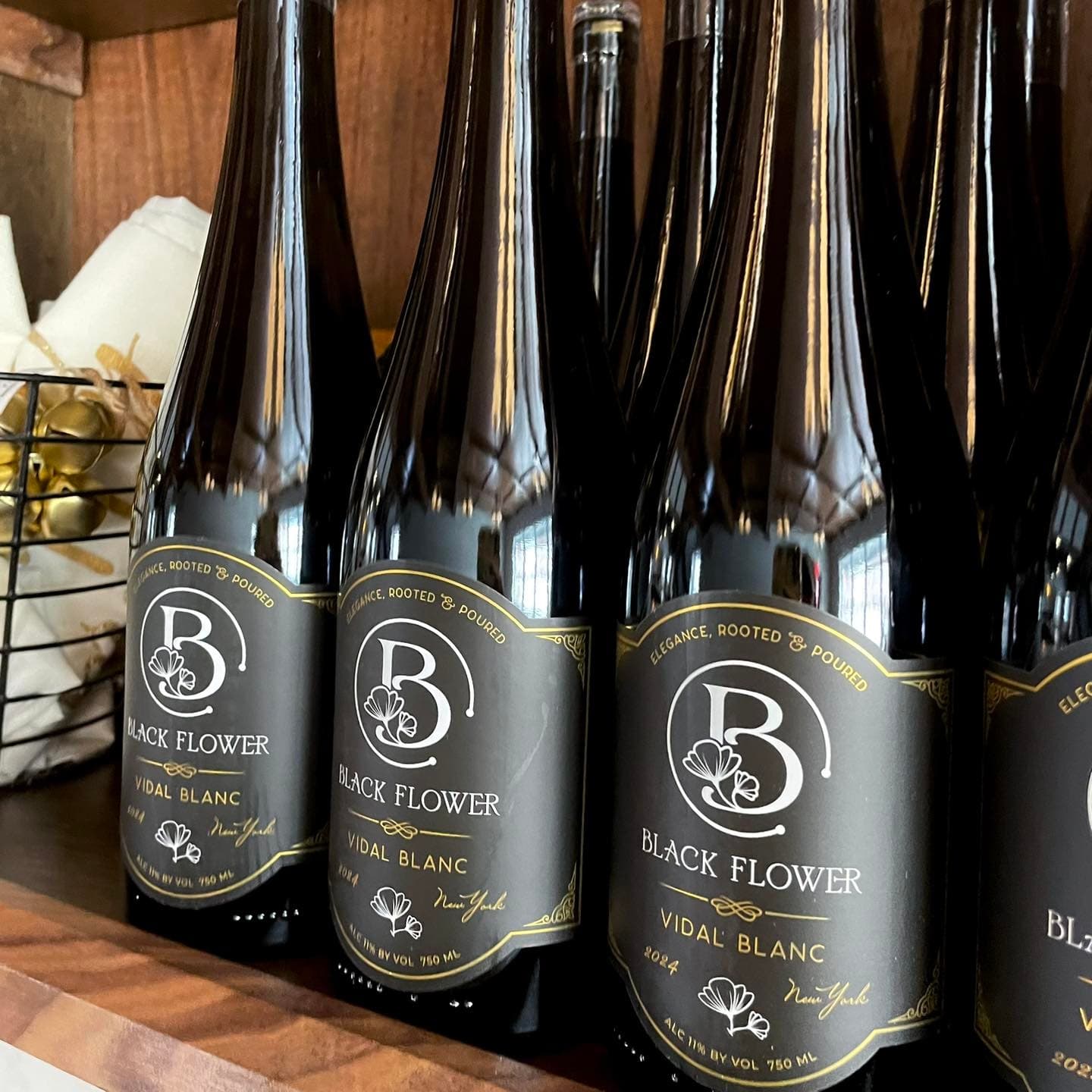 Wine On The Rails: Scenic Train Wine Tasting with Black Flower & Ten Thousand Vines photo 3