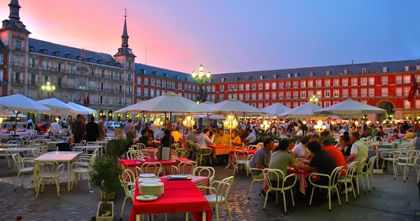 Explore Granada with a Thrilling Urban Treasure Hunt Adventure