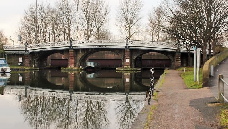 Bridgewater Canal Cruise: Norton Priory to Top Locks 1.5-Hour Family Cruise