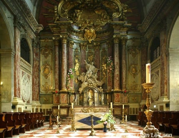 Historic Church Tour with Bordeaux Walking Tours