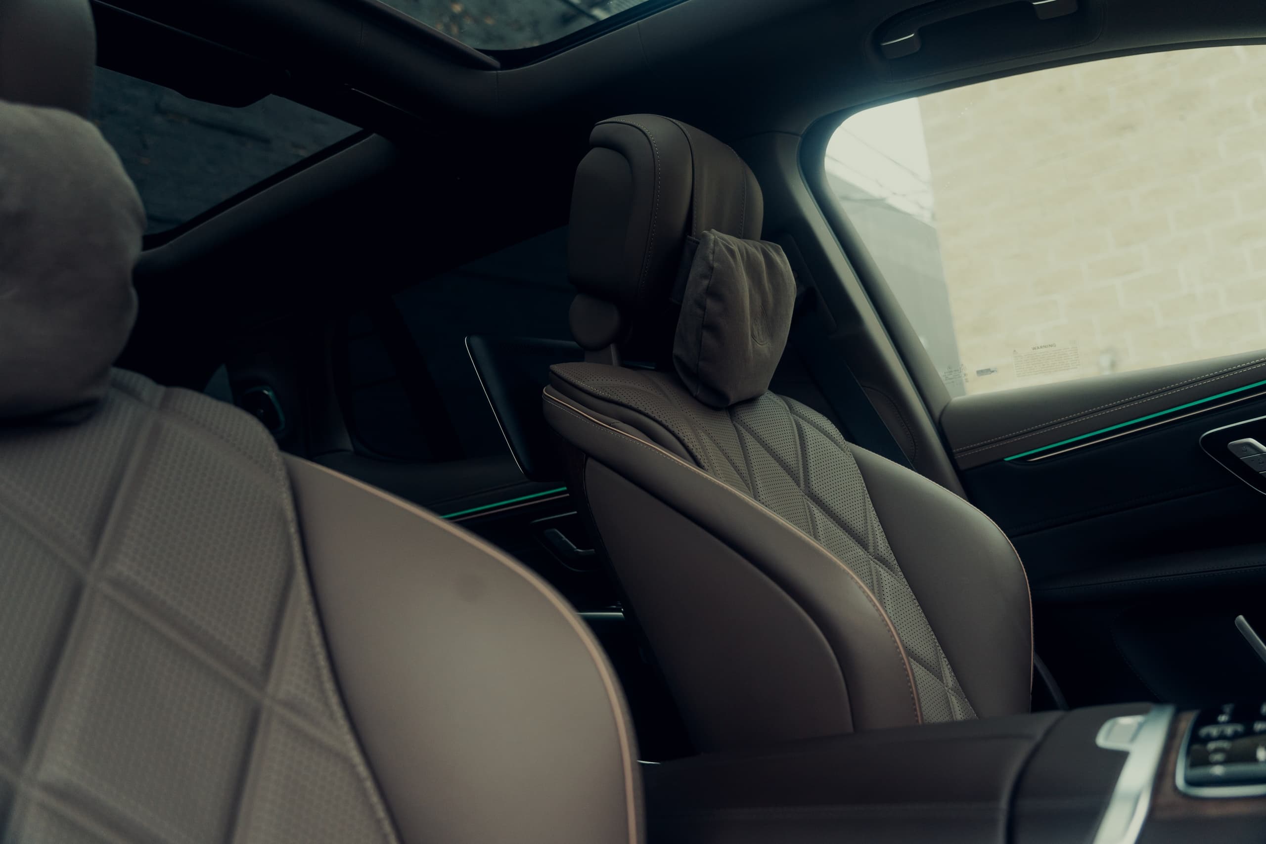 Mercedes‑Maybach EQS in Chicago: Quiet Power Meets Executive Comfort photo 2