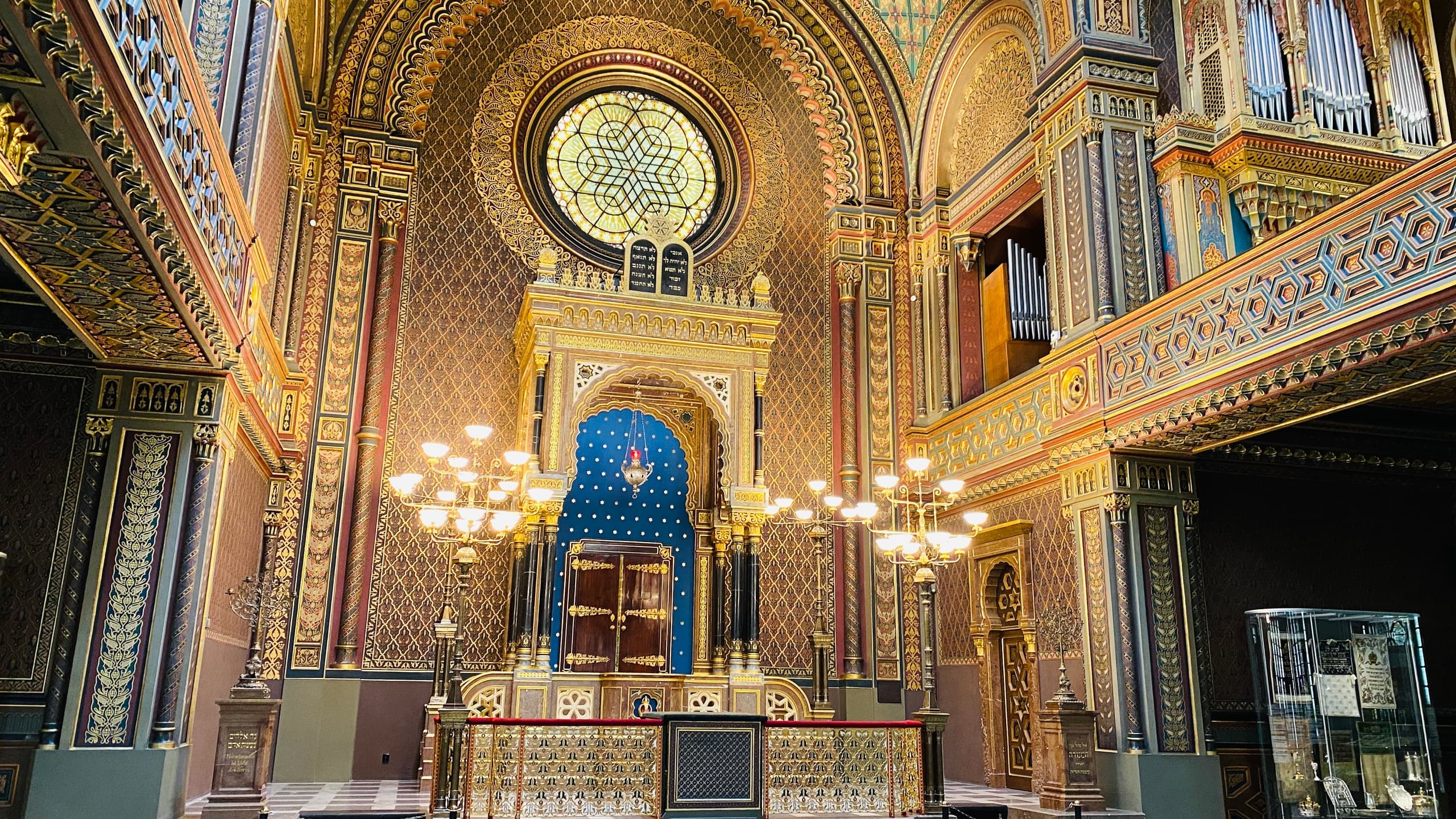 Walking Josefov: Private 3-Hour Jewish Quarter Tour with Museum Access