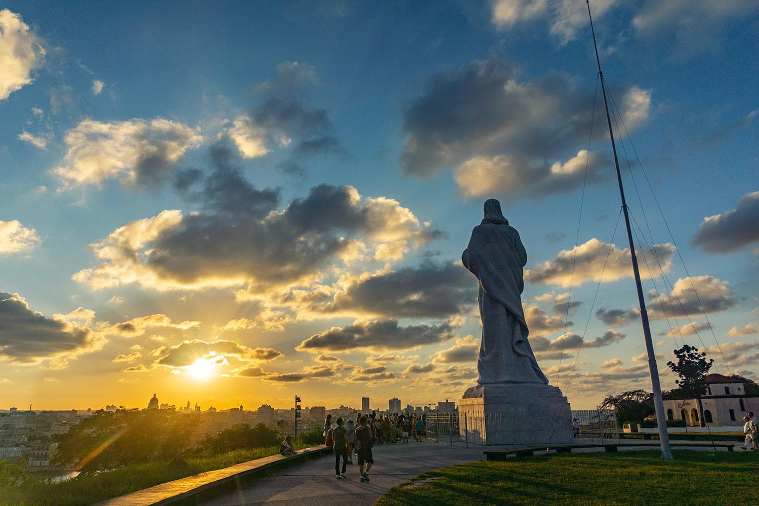 Historic Land Adventure: Havana to El Moro with Nostalgic Today
