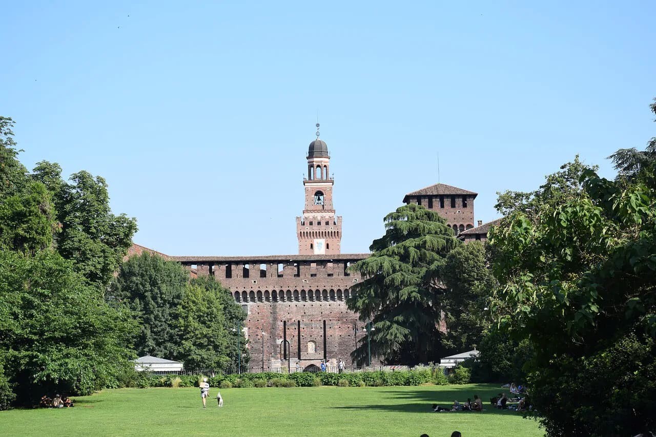 Complete Milan City Tour: Duomo, Sforzesco & Brera in 6 Hours