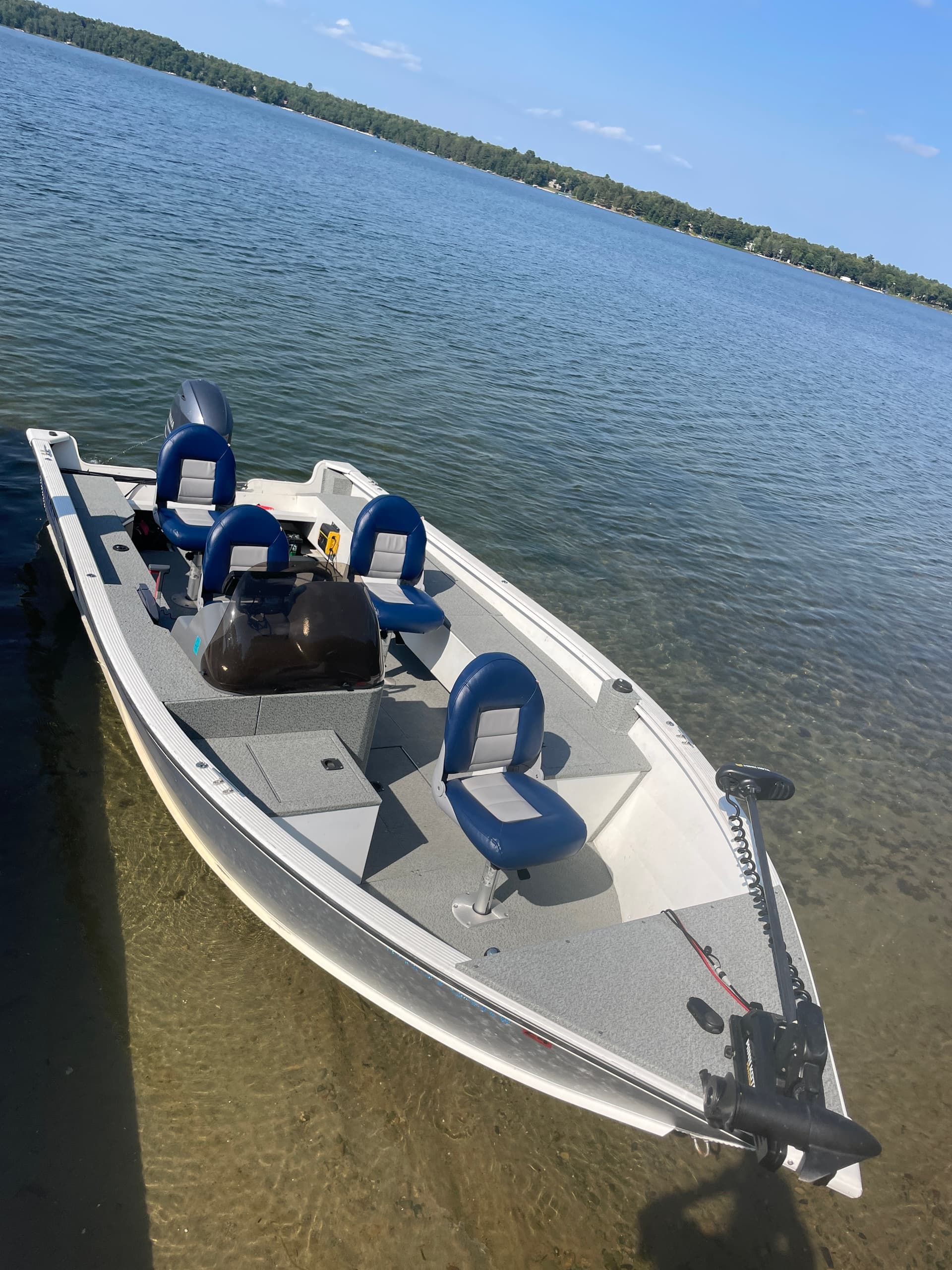 Explore Minnesota Lakes with the 18' Polar Kraft in Hackensack