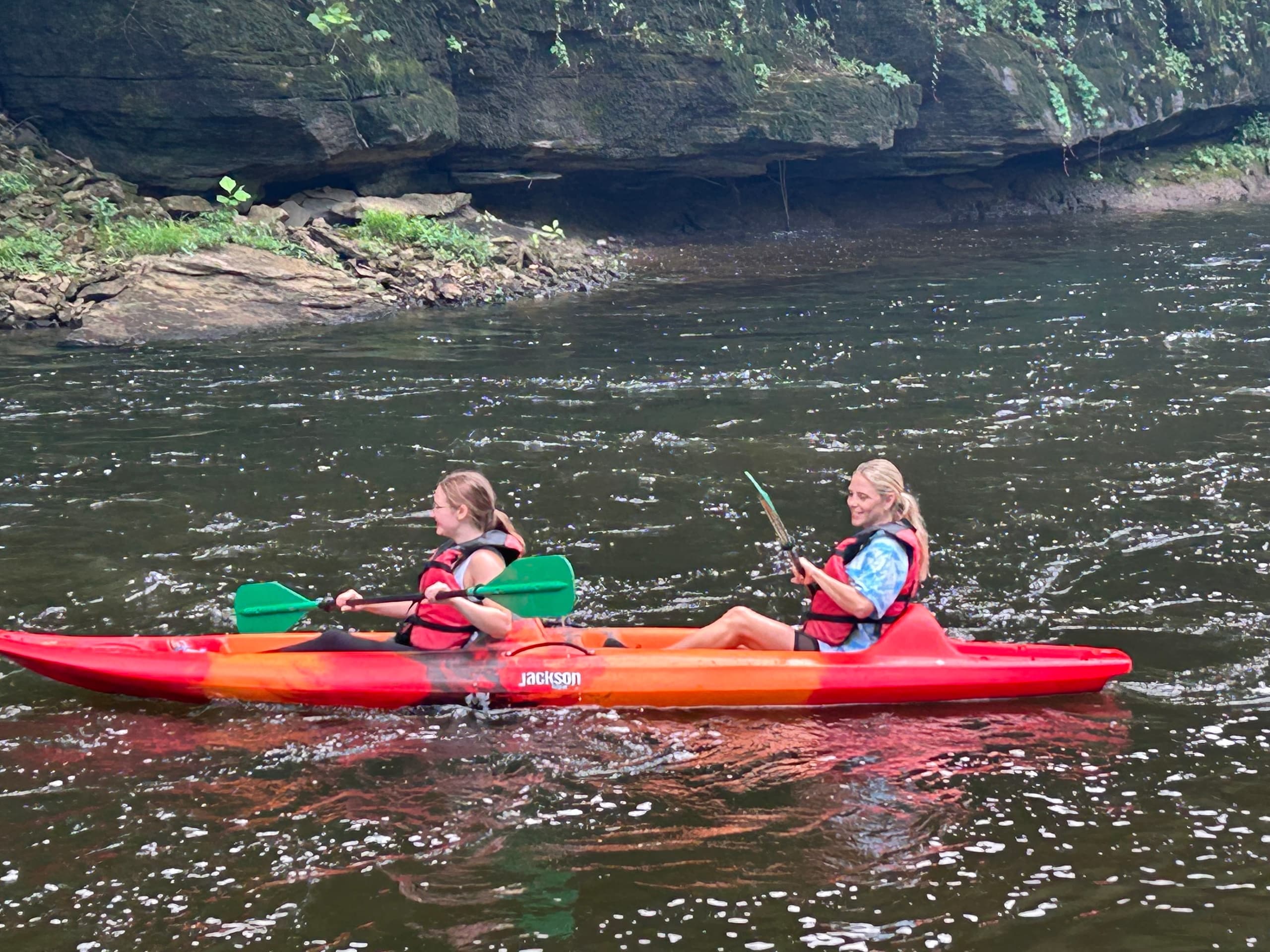 Kayaking with Green River Canoeing in Park City, Kentucky