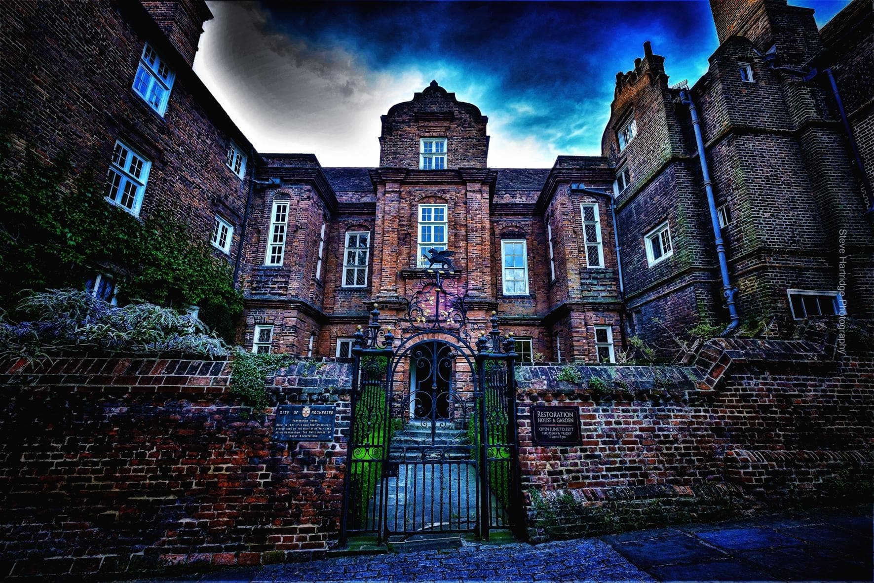 Rochester’s Haunted Walks with TourChester