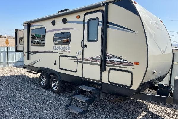 Lake Havasu RV Basecamp: 2016 Outback Terrain 24 with King Slide